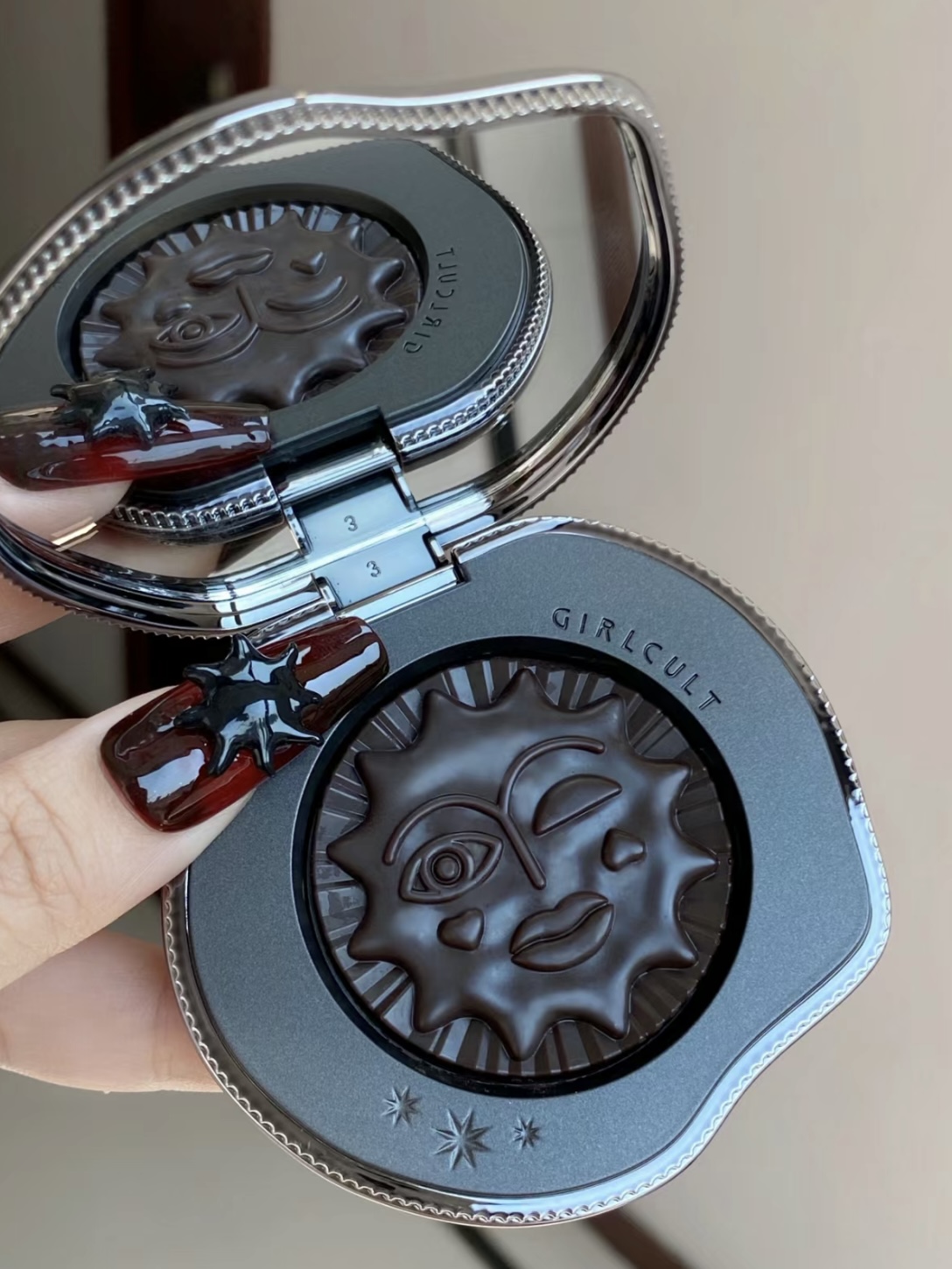 J Beauty Makeup - Girlcult Cipria emotiva Fard Nero Fuwa