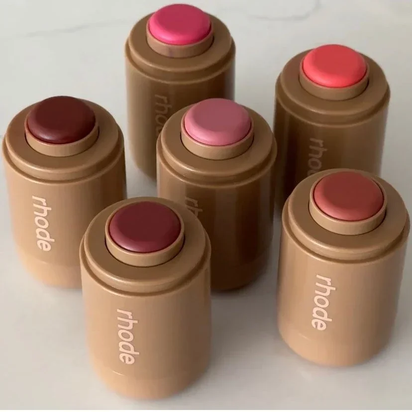 Blush in Polvere di Marca, Ros - Huda Beauty Makeup Kit recensione e prezzo